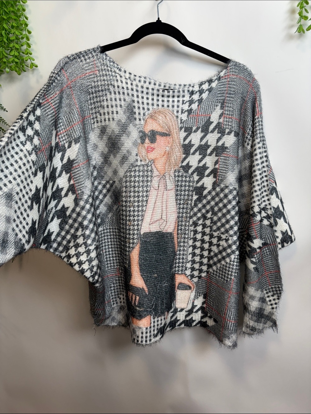 Women's Graphic Houndstooth Pullover Sweater - Gray with Pink Accents